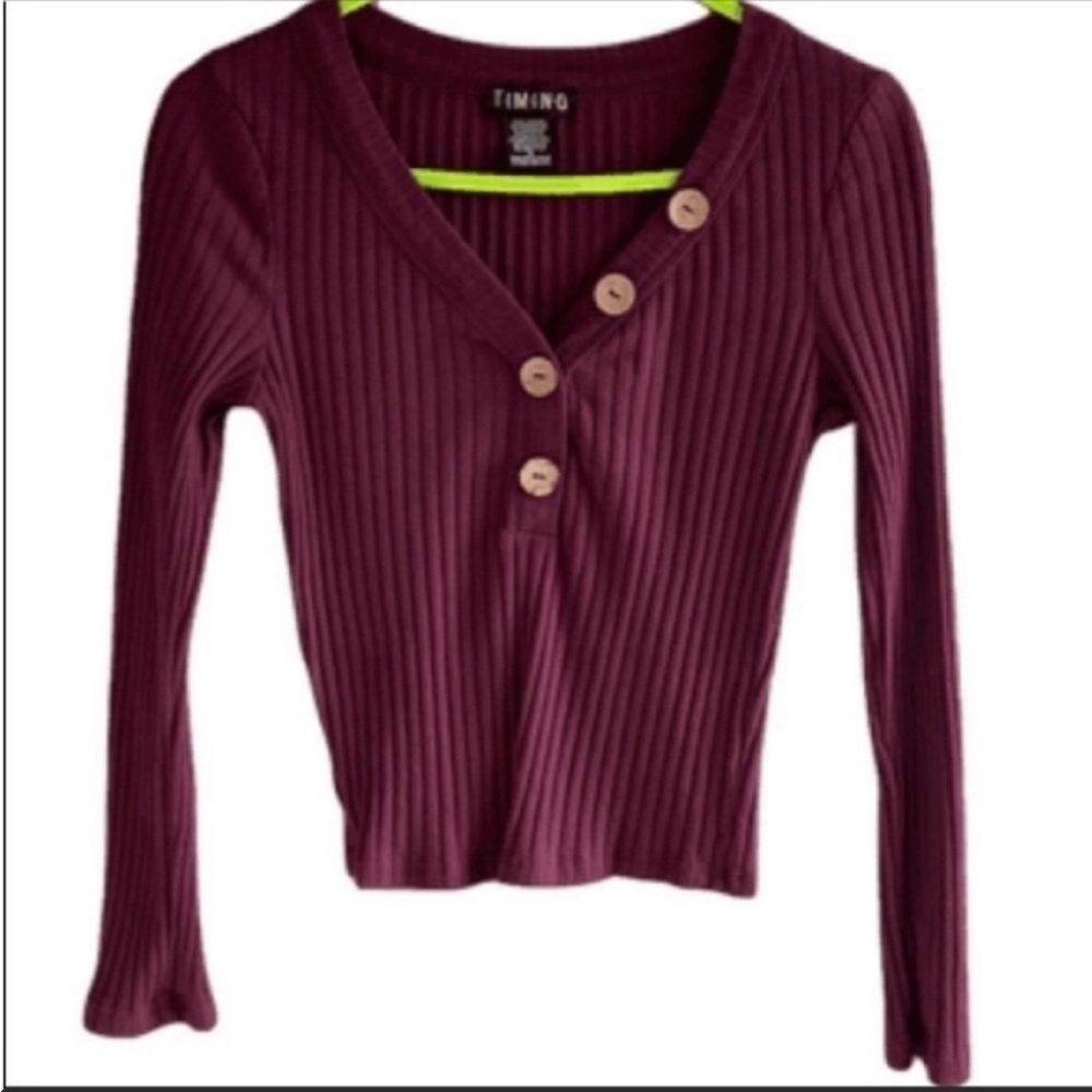 Timing ribbed cotton v-neck oversized buttons long sleeves top. Size small.